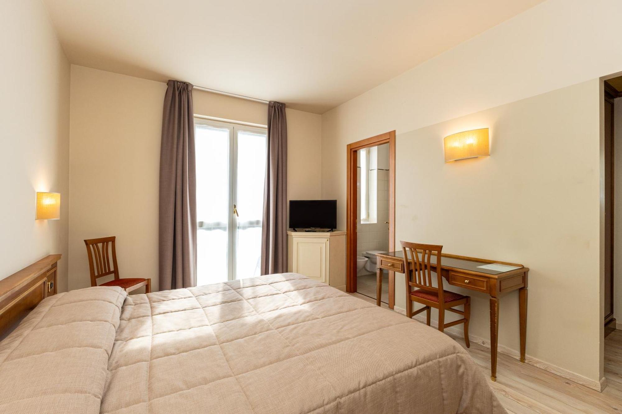 Hotel Valentino Acqui Terme Exterior photo